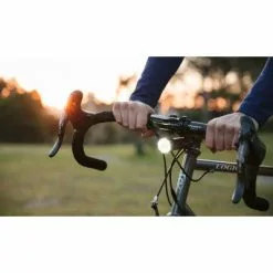 Eclairage Vélo Avant 1100 Lumens PWR TRAIL Avec Power Bank Knog -Promos Sacoches Vélo Magasin eclairage velo avant 1100 lumens pwr trail avec power bank knog full 3