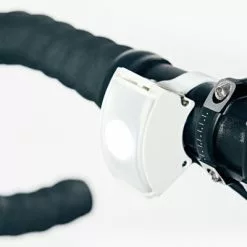 Eclairage Vélo Led Rechargeable Avant 220 Lumens Curve Bookman -Promos Sacoches Vélo Magasin eclairage velo led rechargeable avant 220 lumens curve bookman full 4