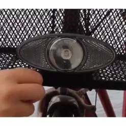 Feu Avant Sans Piles Sur Panier Vélo Reelight Nova -Promos Sacoches Vélo Magasin feu avant sans piles sur panier velo reelight nova full 4
