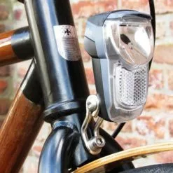 Busch-mueller Feu Sur Fourche Vélo Chargement USB IQ Eyro Busch And Muller -Promos Sacoches Vélo Magasin feu sur fourche velo chargement usb iq eyro busch and muller full 4