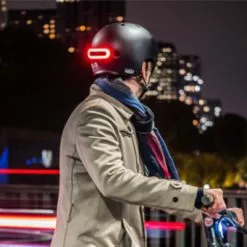 Cosmo Connected Feu Vélo Arrière Connecté Avec Clignotants Cosmo Ride -Promos Sacoches Vélo Magasin feu velo arriere connecte avec clignotants cosmo ride full 4