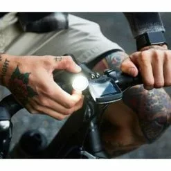 Feu Vélo Avant 450 Lumens PWR RIDER Avec Batterie Externe Knog -Promos Sacoches Vélo Magasin feu velo avant 450 lumens pwr rider avec batterie externe knog full 3