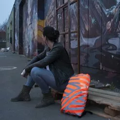 Housse De Sac à Dos Vélo Orange Haute Visibilité Berlin Wowow 20-25L -Promos Sacoches Vélo Magasin housse de sac a dos velo orange haute visibilite berlin wowow full 3