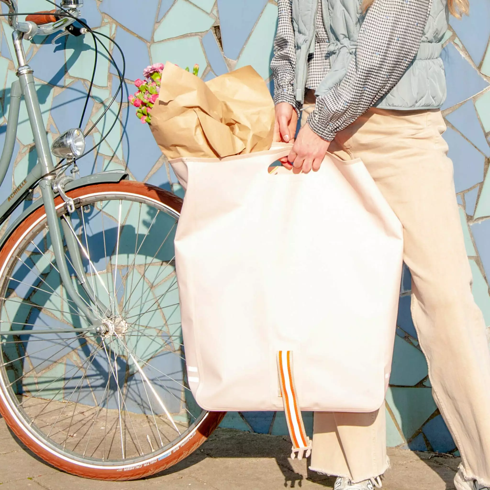 Sac De Courses Avec Son Sac Isotherme Sur Porte-bagages Houston Go Fluo 5 Sac De Courses Avec Son Sac Isotherme Sur Porte-bagages Houston Go Fluo - Image 5