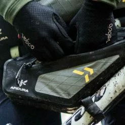 Sacoche De Cadre Bikepacking Backcountry Frame Pack Apidura 2L -Promos Sacoches Vélo Magasin sacoche de cadre bikepacking backcountry frame pack apidura 2l full 3