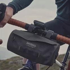 Sacoche Guidon Brooks Scape 3L Pour Gravel Et Bikepacking 10 Sacoche Guidon Brooks Scape 3L Pour Gravel Et Bikepacking -Promos Sacoches Vélo Magasin sacoche guidon brooks scape 3l pour gravel et bikepacking full 5